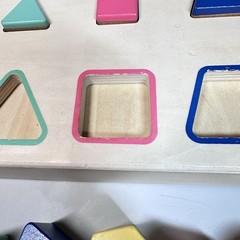 KiwiCo Pop-Up Shape Sorter Puzzle Wooden Blocks Match Colors Shapes Cute Faces