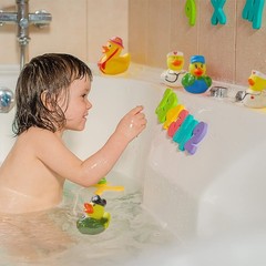 ValenLyra 100 Pack Rubber Duck for Jeeps Ducking – 2″ Bulk Floater 100-Packs