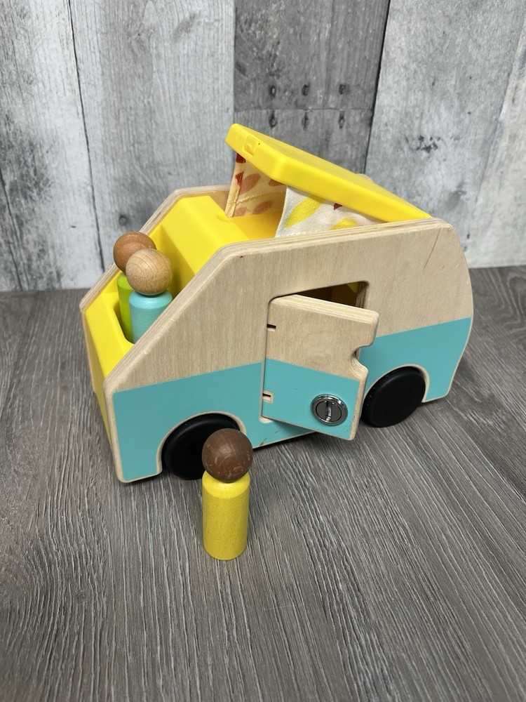 Lovevery Wooden Camper Van Car Baby Toy No Keys W 3 Peg People